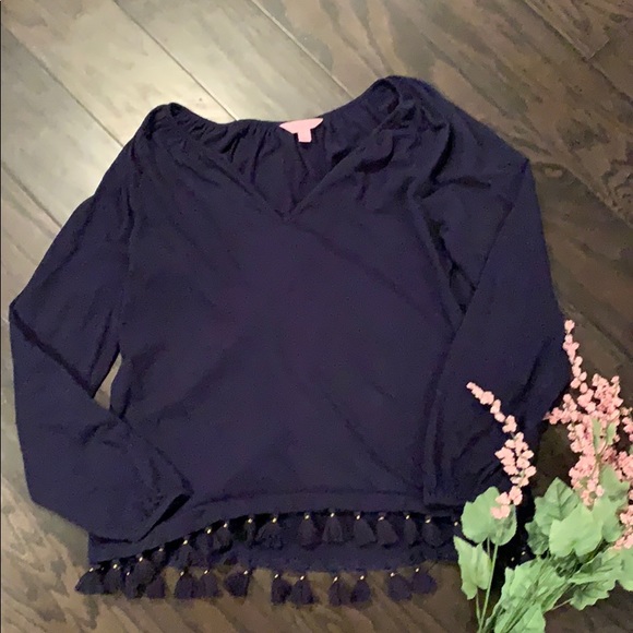Lilly Pulitzer Tops - 💜Lilly Pulitzer womens tassle lightweight shirt